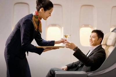 耀出行 重新定义“陆地头等舱”，以极致个人化服务重塑高端商务出行